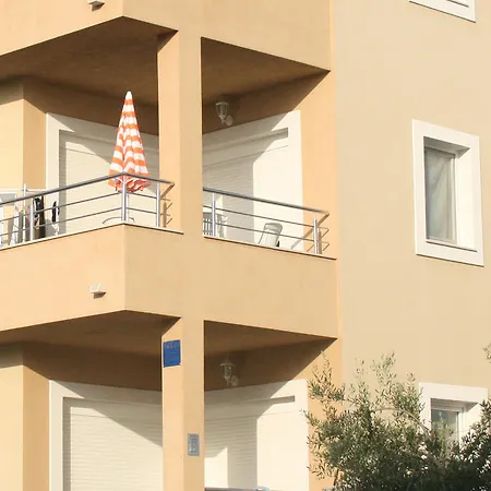 Apartment Kristina Milna (Brac)